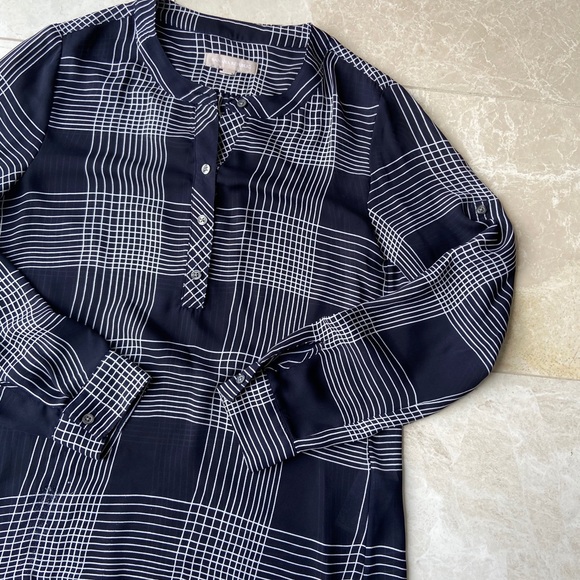 Banana Republic Blue and White Stripe Blouse - Picture 2 of 7